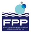 Logo FPP de la Fédération des Professionnels de la Piscine et du Spa. Fond bleu, vagues, bulles bleues/grises, texte blanc.
